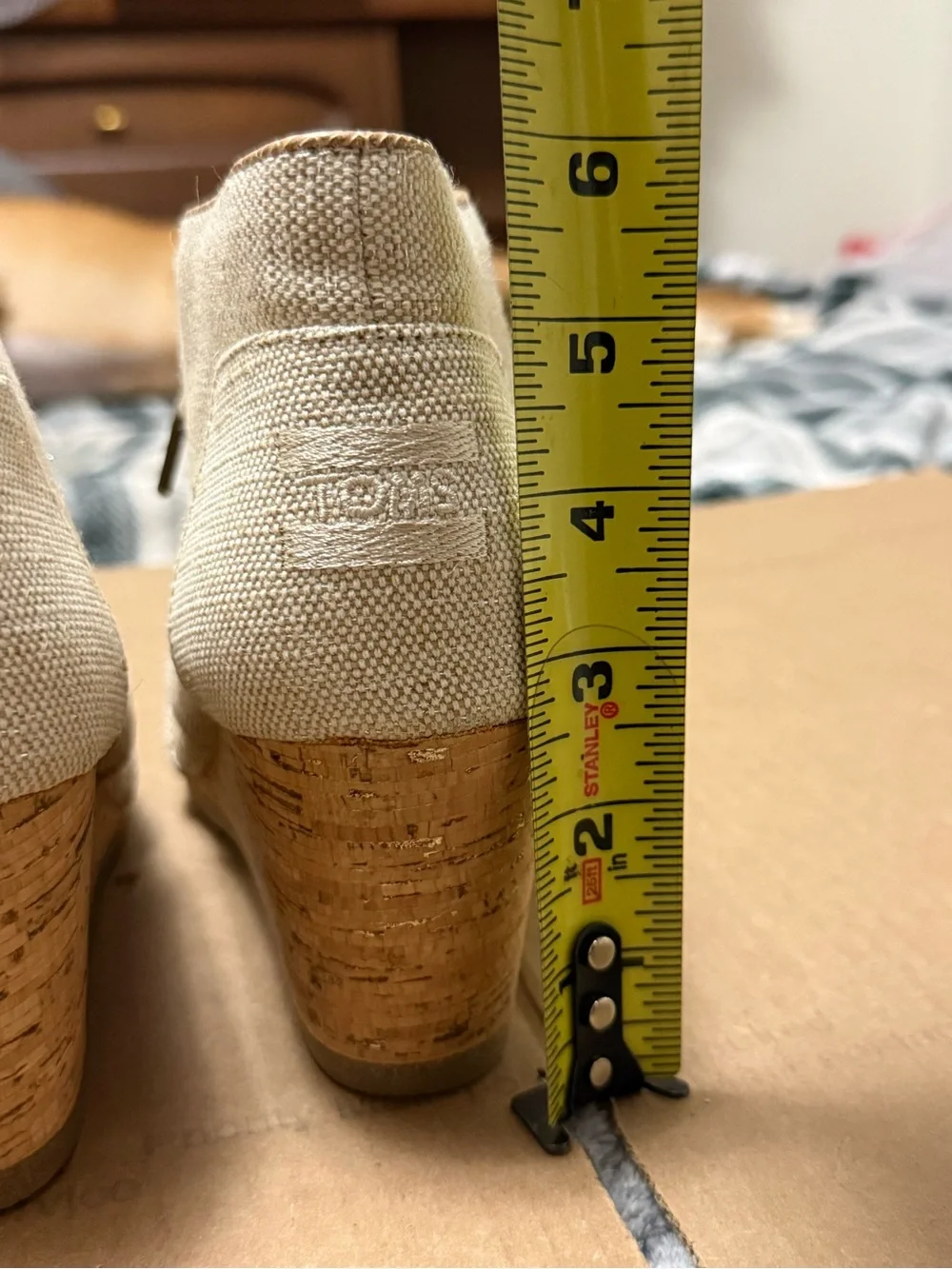 Like New! TOMS Desert Wedge Laced Ankle Booties Natural Metallic Linen Women's 8